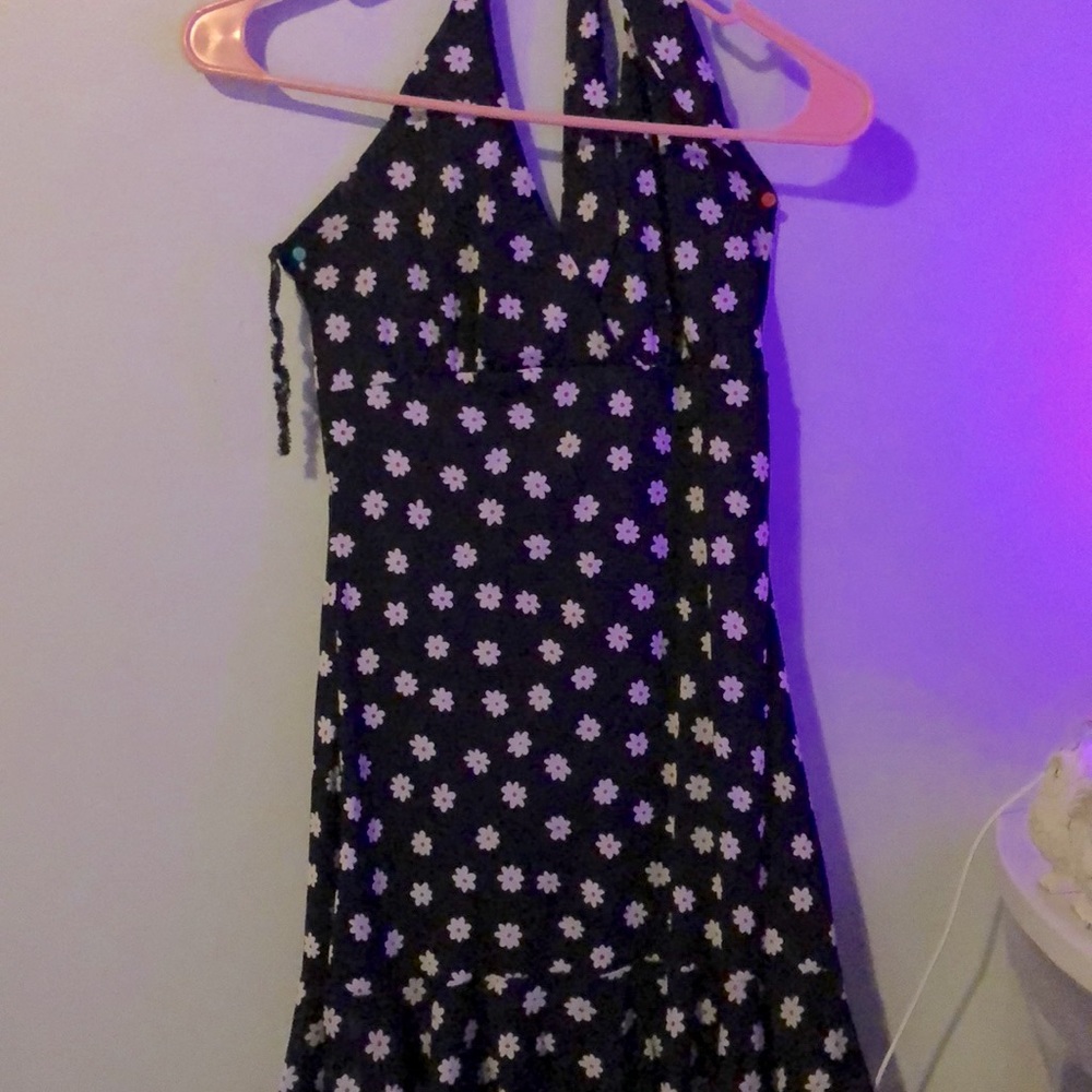 Nice material medium length tied neck